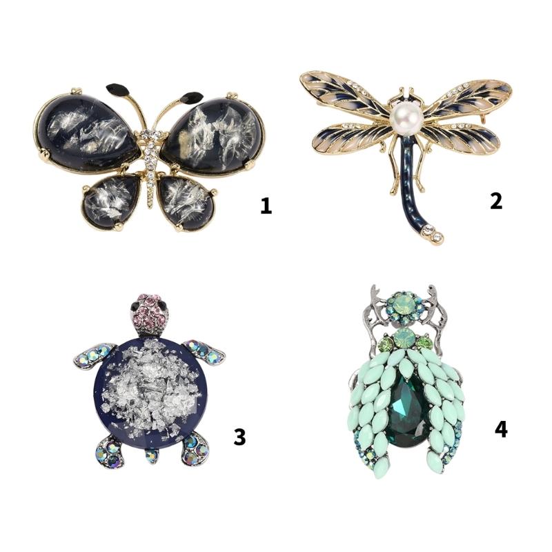 Elegant Christmas Crystal Butterfly Brooch For Women Party Dress Accessories Sparkling Lapel Pin Jewelry Gift