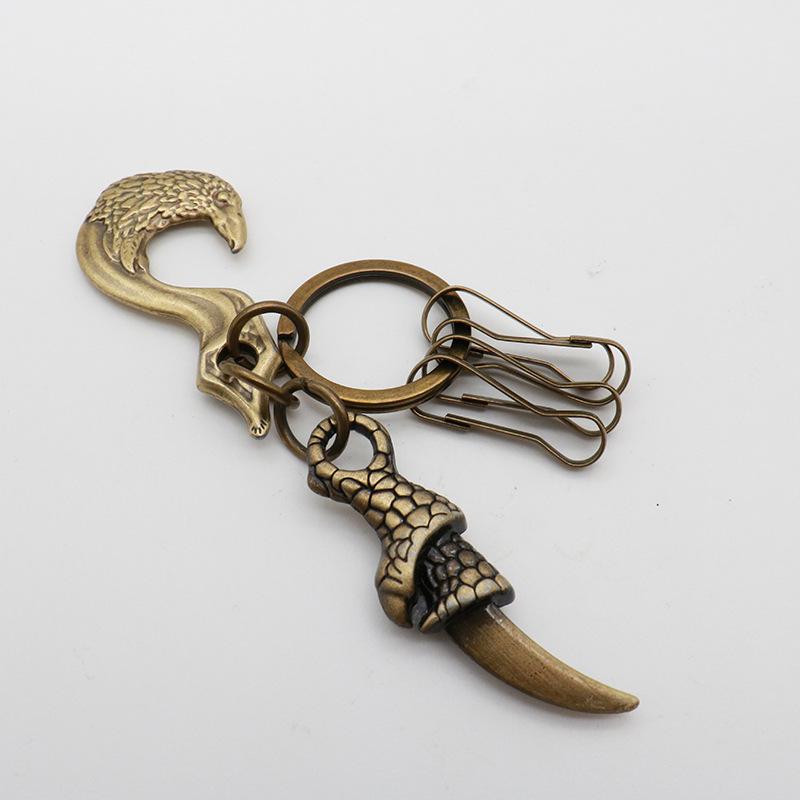 European & American Hip Hop Eagle Claw Pendant Keychain: Men s Punk Style Fashion Accessory бронзовый