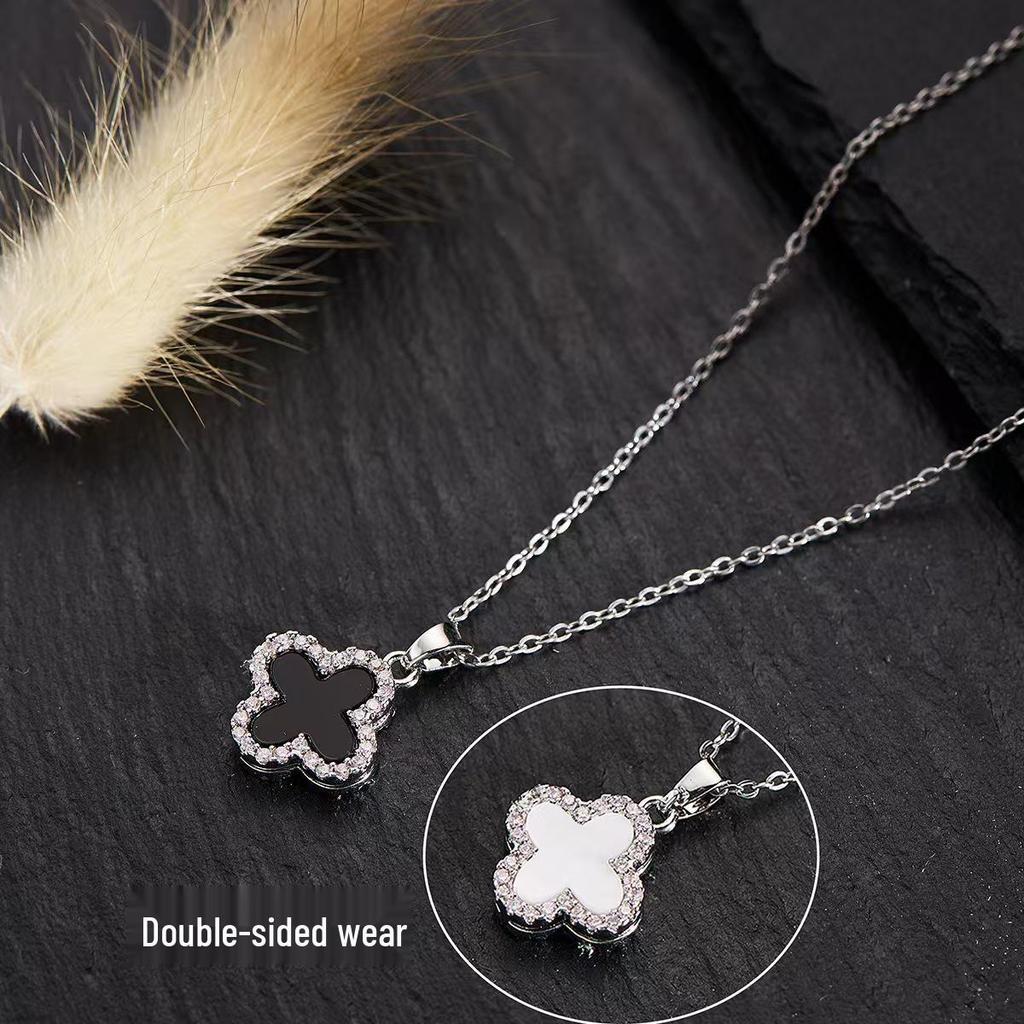Autumn & Winter Women's Four-Leaf Clover Necklace: Small Fragrance Style, Trendy Clavicle Chain