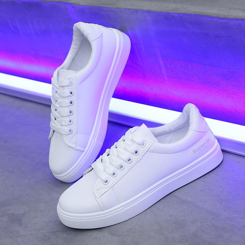 Star with the same classic spring and autumn women's casual little white shoes Korean version of trendy student flat-bottomed breathable board shoes