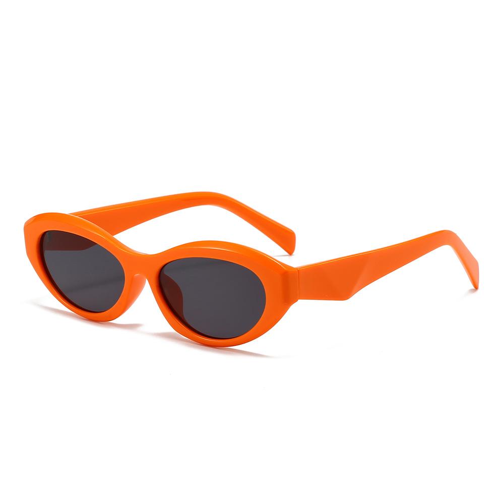 Oval-framed sunglasses, trendy sunglasses