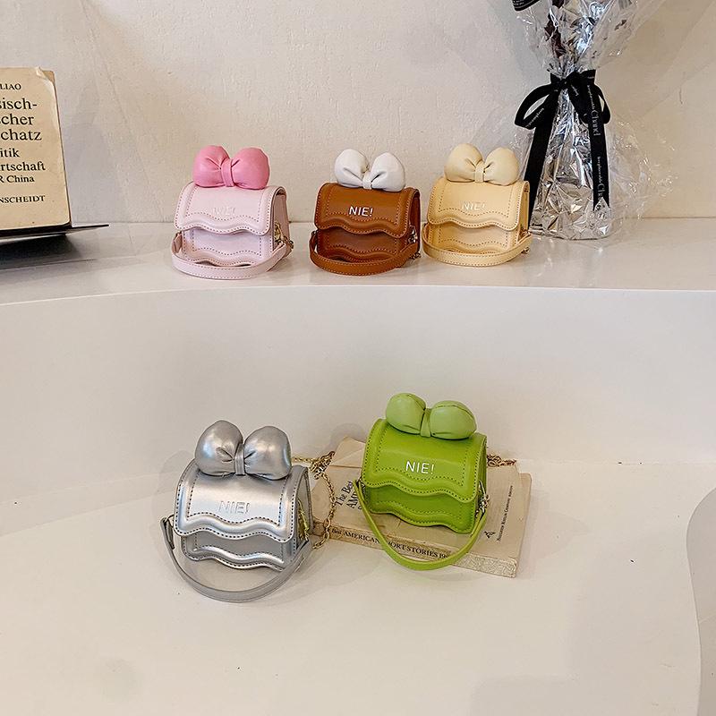 2024 Embossed Bow Mini Crossbody: Sweet Chain Bag for Girls