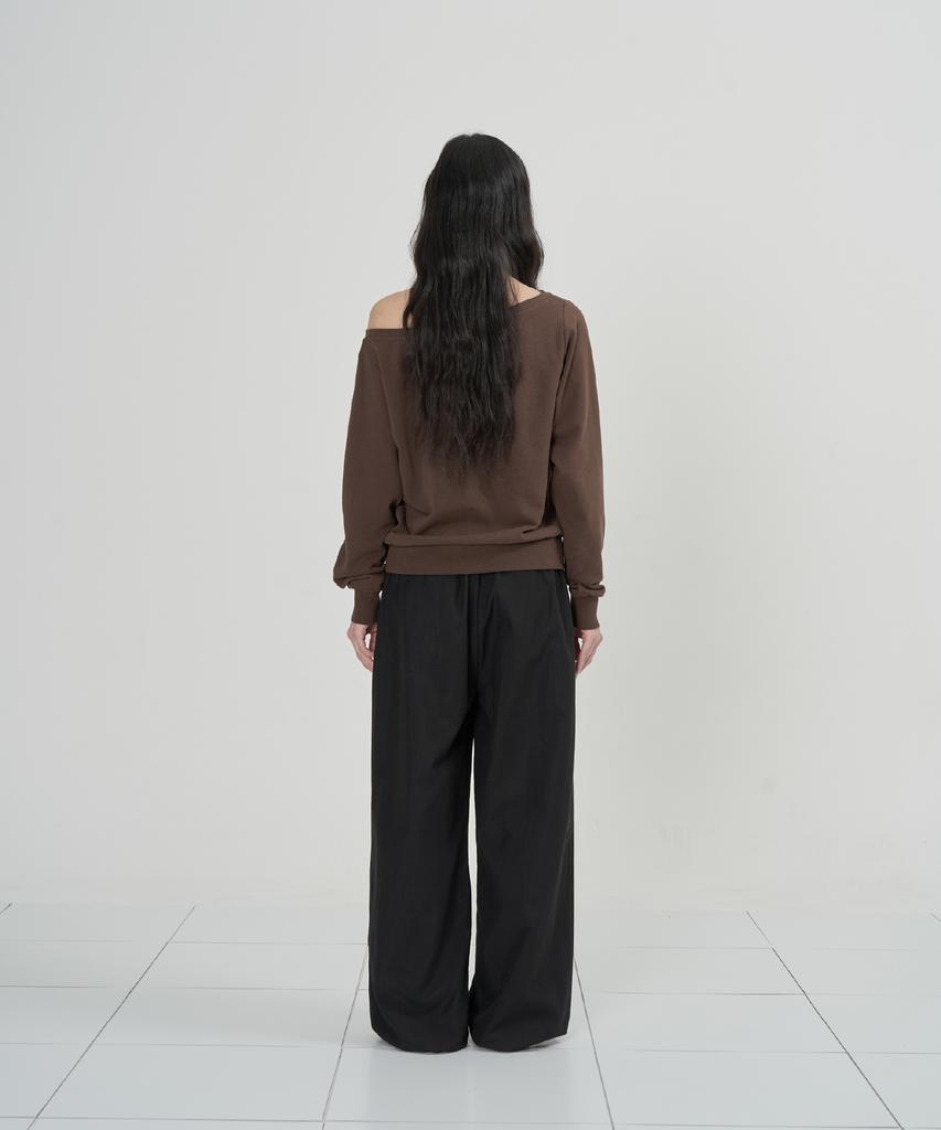 Ouas Off-Shoulder Sweatshirt (Brown)