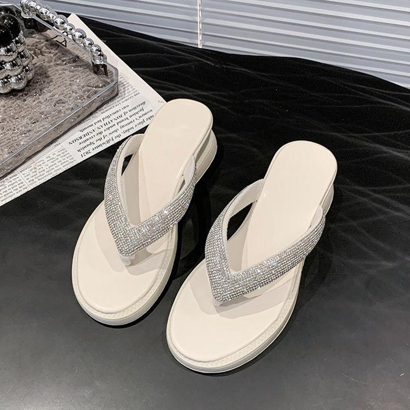 Flat-bottomed slope heel rhinestone pinch flip-flops shoes for women's summer wear 2025 new fairy with skirt beach cool slippers