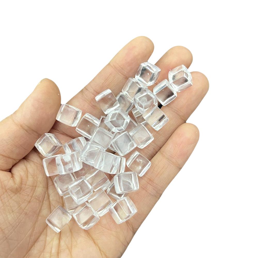 100 Stück Set 8mm Transparenter Würfel mit eckigen Kanten Bunt Klar Einfarbig Würfel Schachfigur Rechter Winkel Für Brettspiel