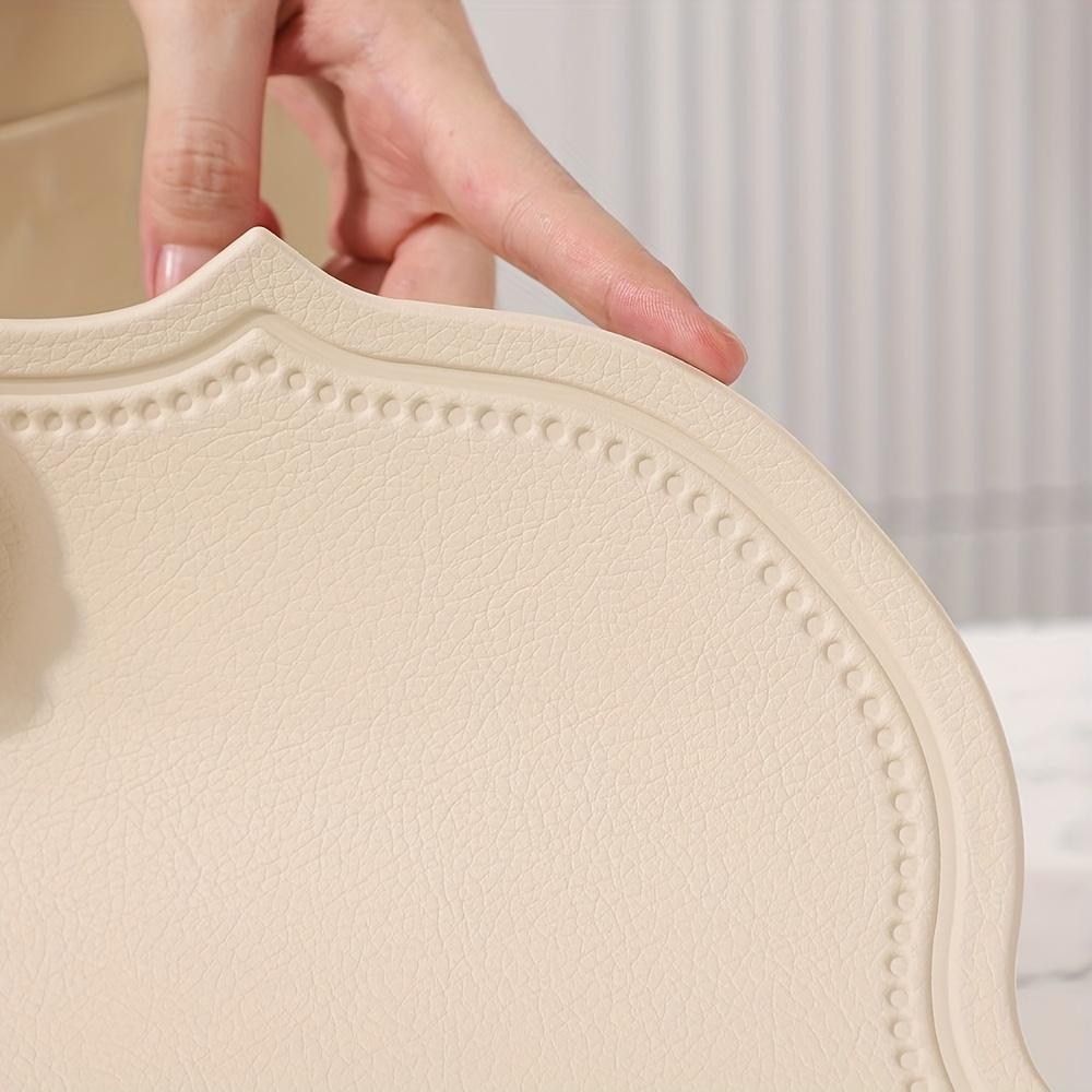 1/4/10PCS Cream Oval Shaped Placemat Nordic Faux Leather Tableware Mat Luxury Insulated Coffee Table Mat Cafe Pad Christmas Gift