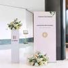 Set di Colonne Romane: Segnaletica per Corsie, Centrotavola e Decorazioni Floreali in Seta Champagne per Matrimoni ed Esposizioni