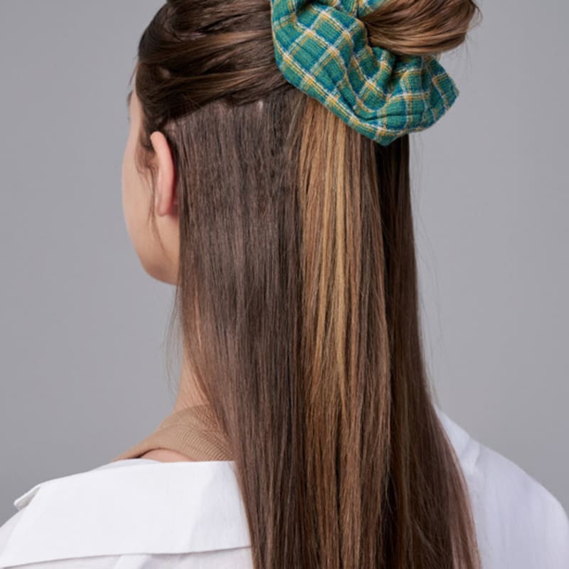 WHITE SANDS Purple Label Modern Retro Check Scrunchie Kozani (3 colors)