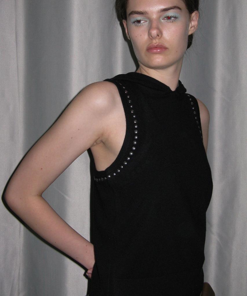 PARTIMENTO WOMEN Studded Hoodie Knit Top_Black