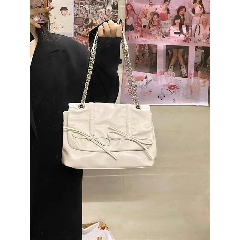 

Can be a one-shoulder crossbody bag, niche armpit bag, women s bow, versatile chain, high-end pleated design