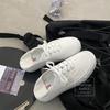 You can step on the heel and half-drag canvas shoes. Women wear white shoes. Women are versatile and pedal lazy shoes 518.