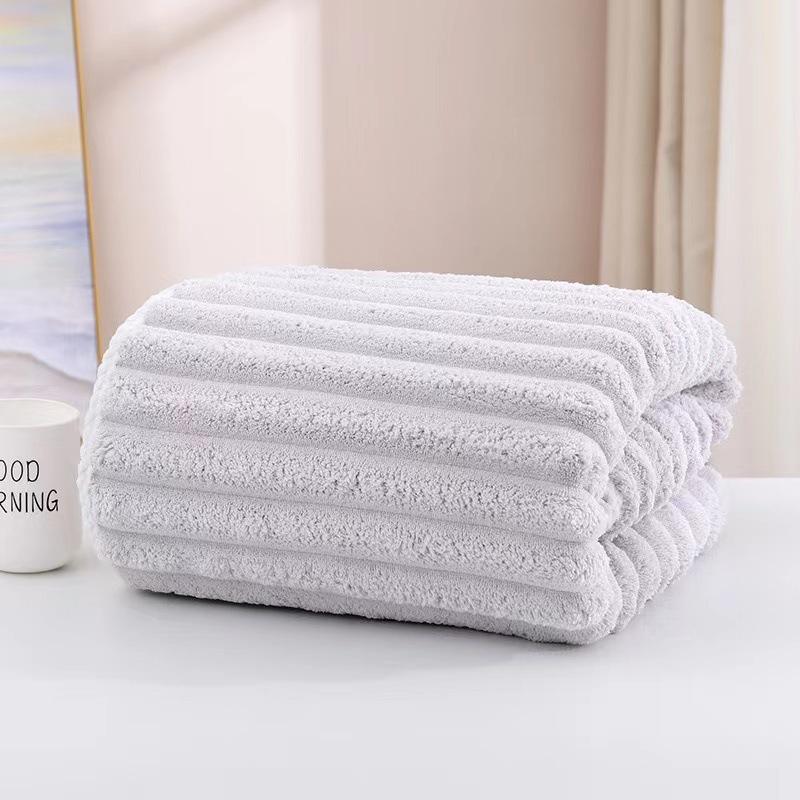 Big Bath Towel - Super Absorbent Coral Fleece, Thick and Soft Ultra-fine Fibers, No Shedding of Hair, Quick Drying, Suitable for Both Men and Women