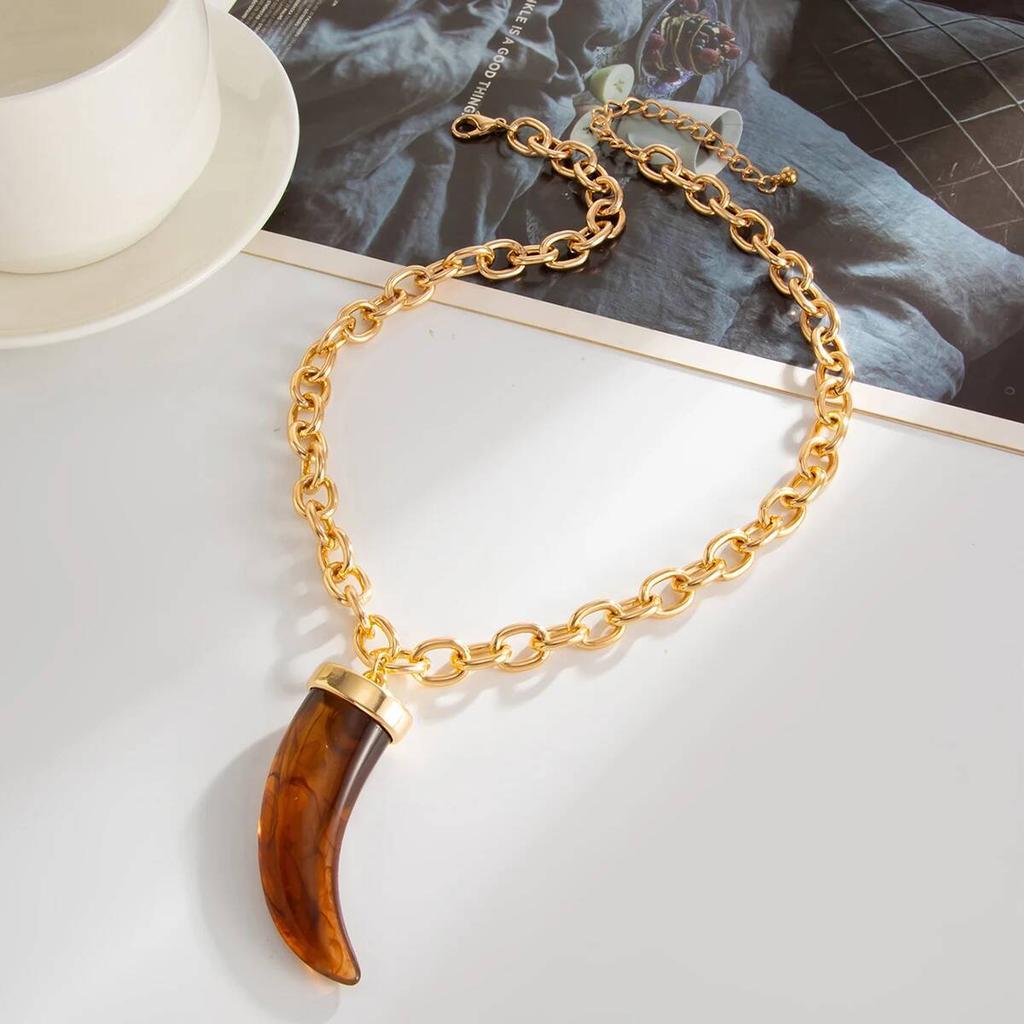2026 New Trendy Imitation Of Cow Horns Acrylic Pendant Metal Necklace For Women Female DIY Chain Link Jewelry Birthday Party