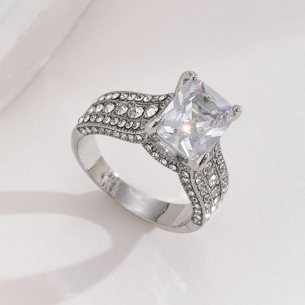Super Shining Women  Ring Exquisite Silver Color Inlaid Zircon Stones Wedding for Women Engagement Jewelry