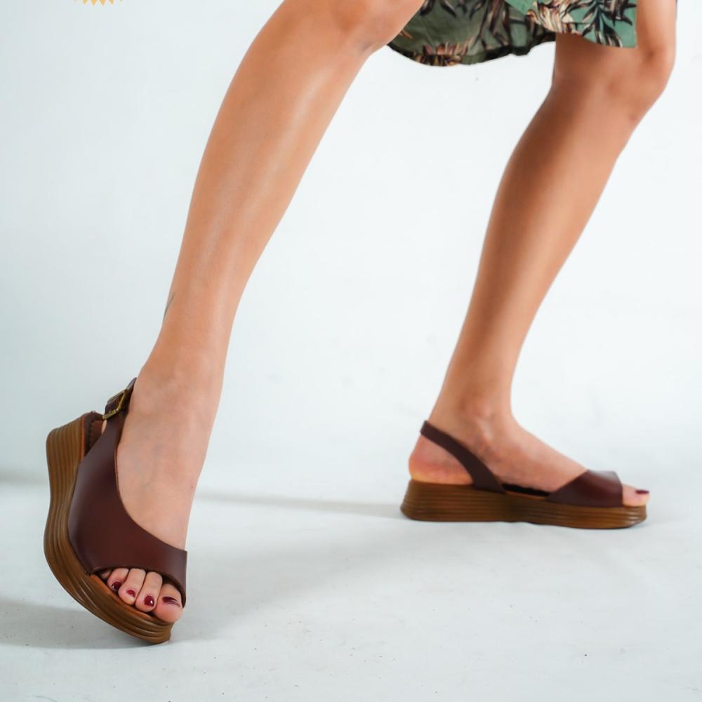 

Коричневые женские кожаные сандалии из натуральной кожи 37 коричневый