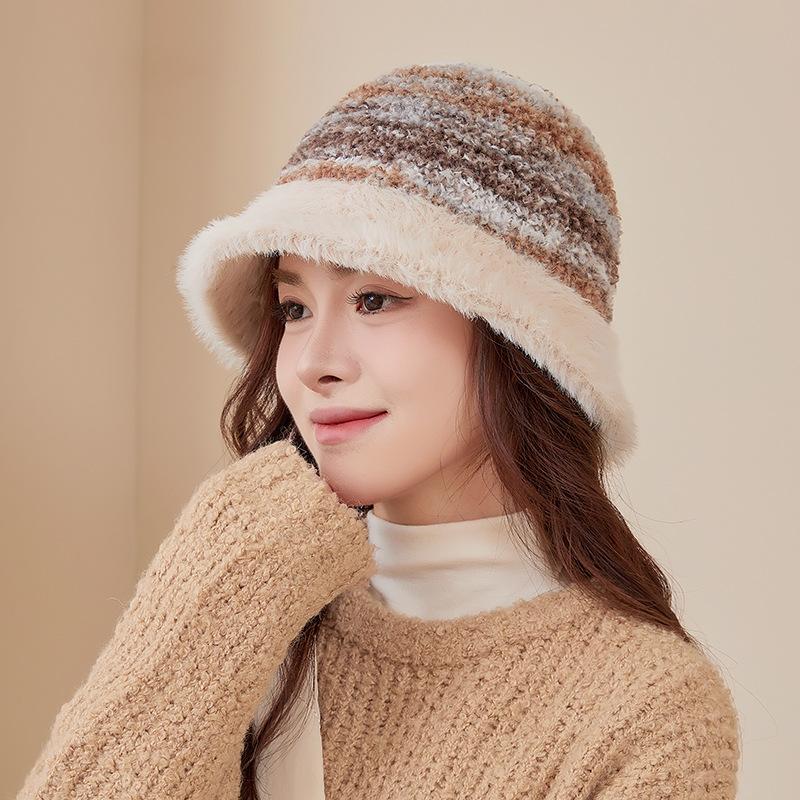 Fashionable Thickened Plush Fisherman Hat for Women In Autumn and Winter Outdoor Warm Rainbow Knitted Basin Hat That Looks Smaller