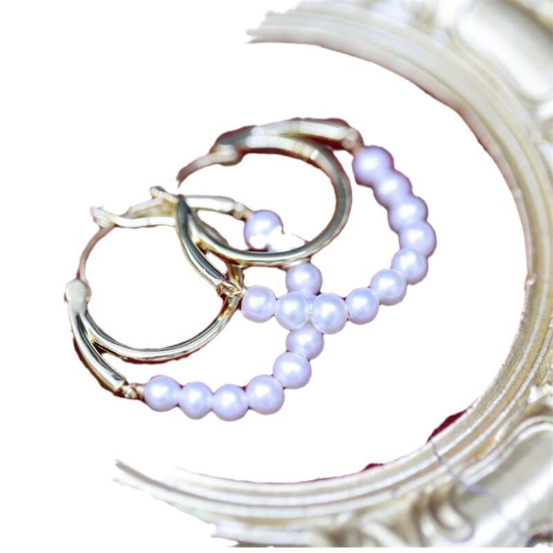 Kolczyki z naturalnych pereł słodkowodnych - Podwójny okrągły nausznica ze złota 14K, Modna minimalistyczna biżuteria dla kobiet