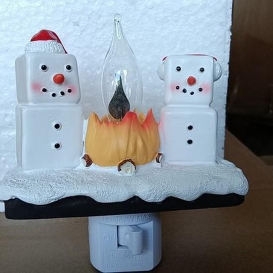 Hot-selling Halloween ghost night light, festive home decoration, ambient lighting, creative Halloween resin crafts