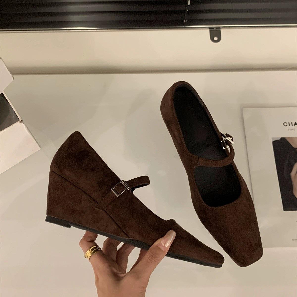 

Wedge heel high heel black Mary Jane single shoes women s shoes 2024 new spring and autumn retro suede square head evening shoes 39 коричневий