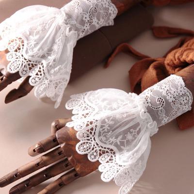 1 par Suéter Femenino Mangas Falsas Calado Crochet Encaje Floral Puños de Bocina Bordado Volantes Volantes Calentadores de Muñeca Elásticos