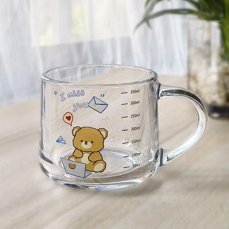 Cupa de lapte drăguță din sticlă cu pai de desene animate, cu capac și linguriță, cadou personalizat.
