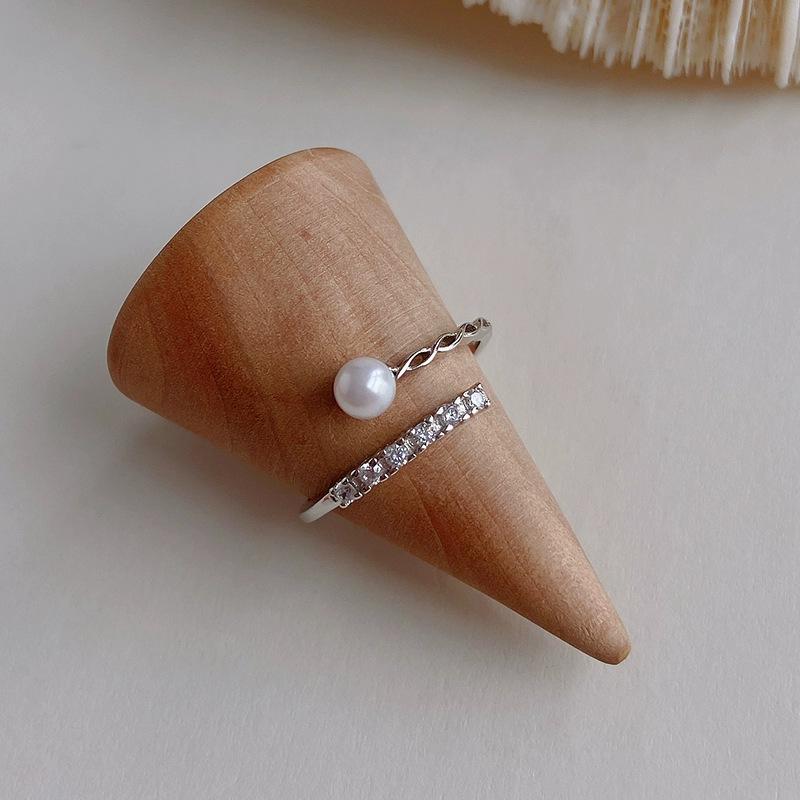 High-End Adjustable Open Bead Ring for Women - Niche Design, Cold Style, Index Finger.