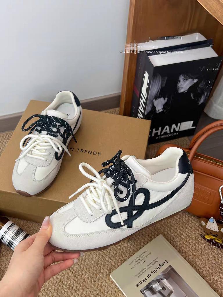 Dong Xuan te same 2025 jesień nowe retro płynne serce cukierek przekrzywiona głowa niemiecki trening buty Forrest Gump wewnętrzne zwiększenie wysokości sport i wypoczynek