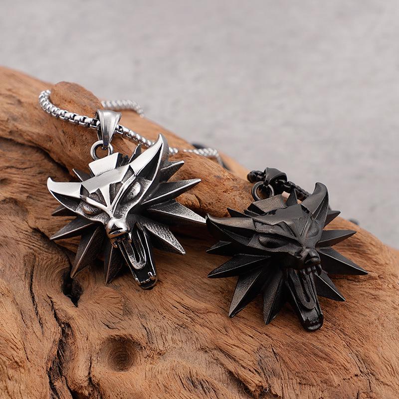 European and American Game-Themed Witcher Wolf Head Necklace - Titanium Steel Pendant for Men