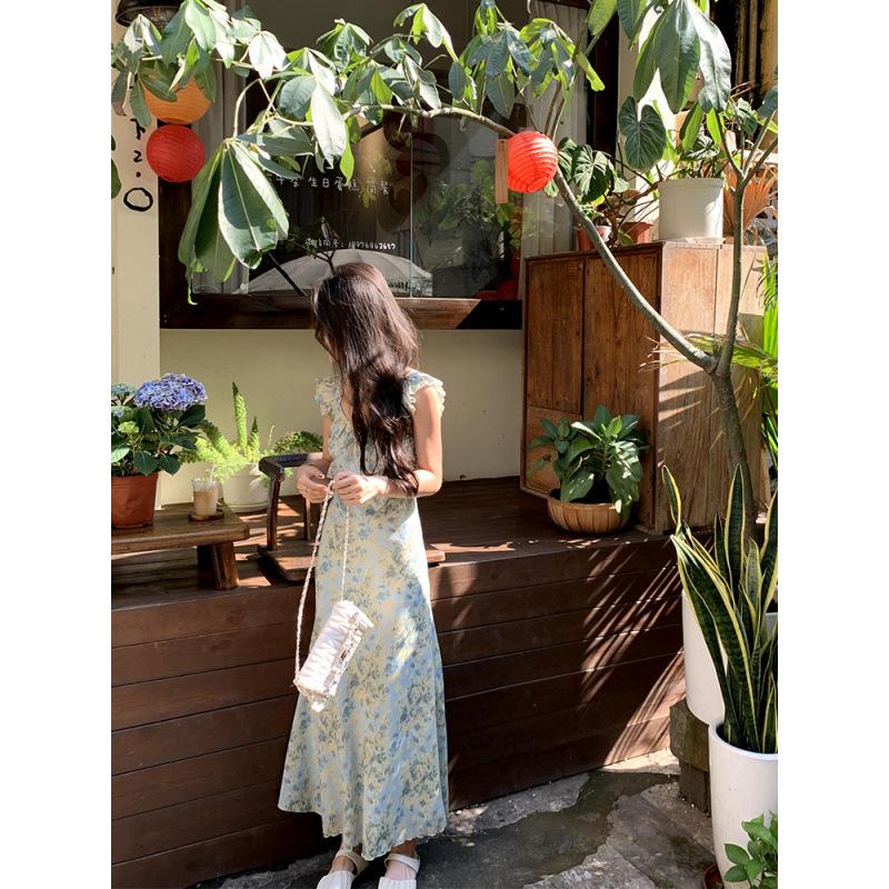 Sweet small flying sleeves floral dress gentle wind dress women's summer niche temperament slim ruffle edge a word long dress