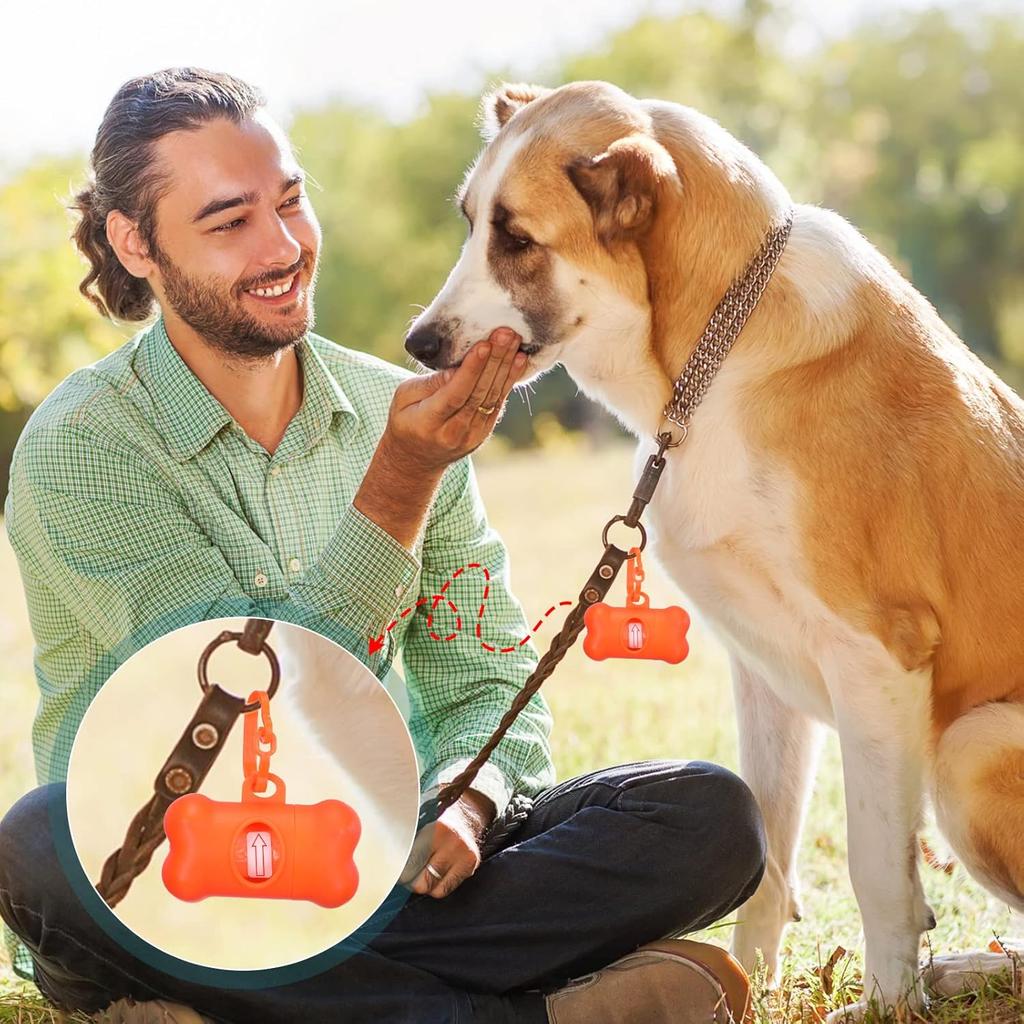 This Bone-shaped Storage Pouch Clips Easily Onto a Leash; It’s Sturdy and Durable, and Easy To Tear Open for Hygiene and Convenience.