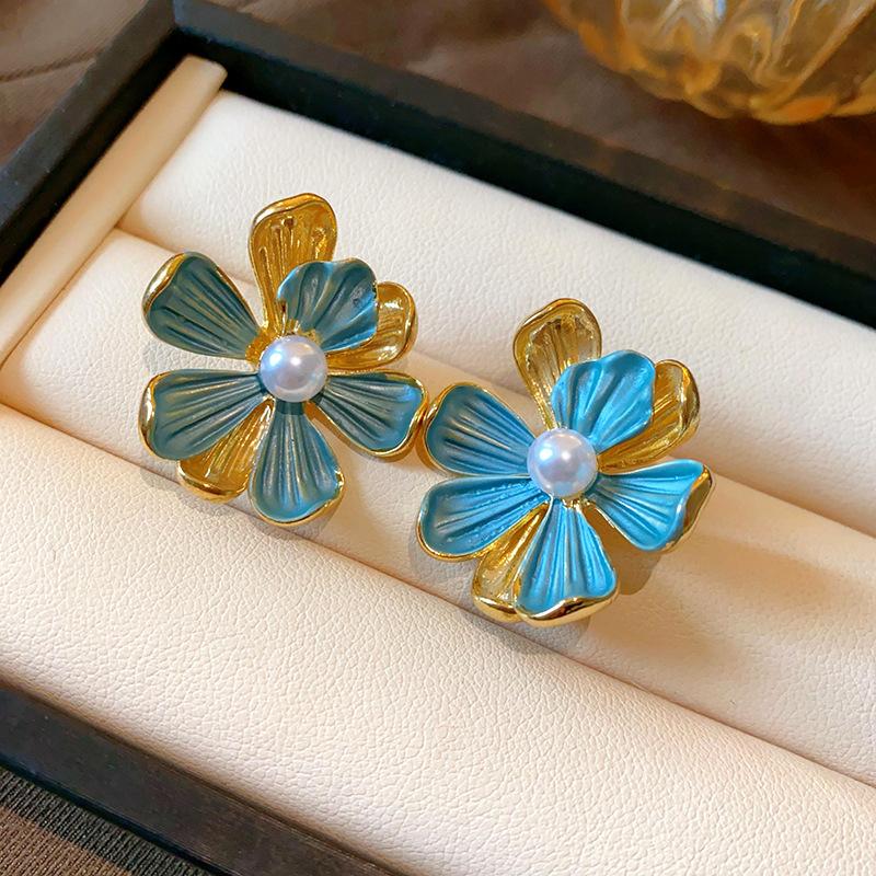 Medieval Vintage Dripping Oil Flower Earrings Retro Niche High-end Earrings Light Luxury Versatile Temperament Earrings Women