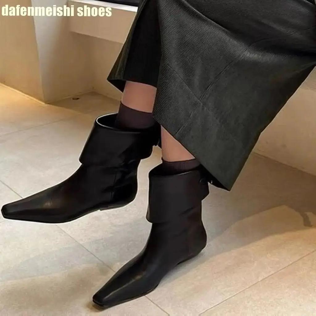 Fashion 2025 Autumn Winter Pointed Toe Flat Sole Boots Western Cowboy Boots Women's Low Heel Belt Buckle Turnover Short Chelsea Boots
