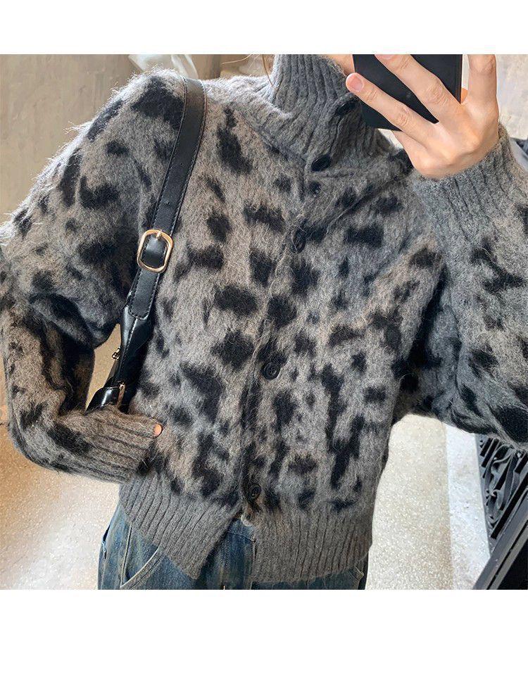 Women's High-End Leopard Print Knitted Cardigan: Luxury Long Sleeve Sweater Coat for Autumn & Winter.