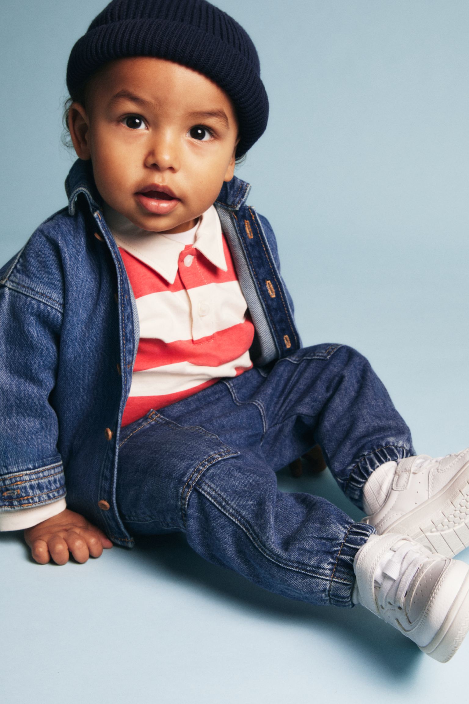 

Джинсы с накладными карманами