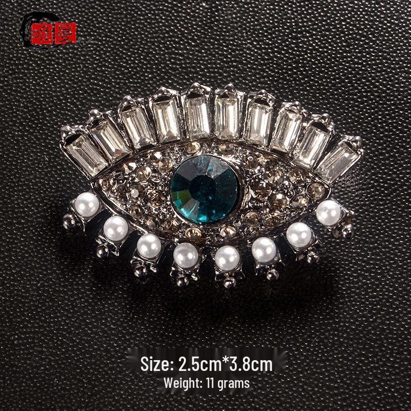 Japanese Style Luxury Brooch: Elegant High-End Women's Pin for Sweater or Lapel