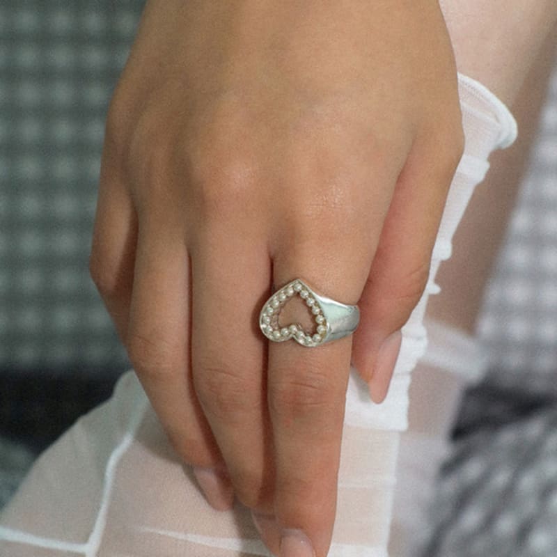 

Pacipick Round Ball Heart Ring Silver