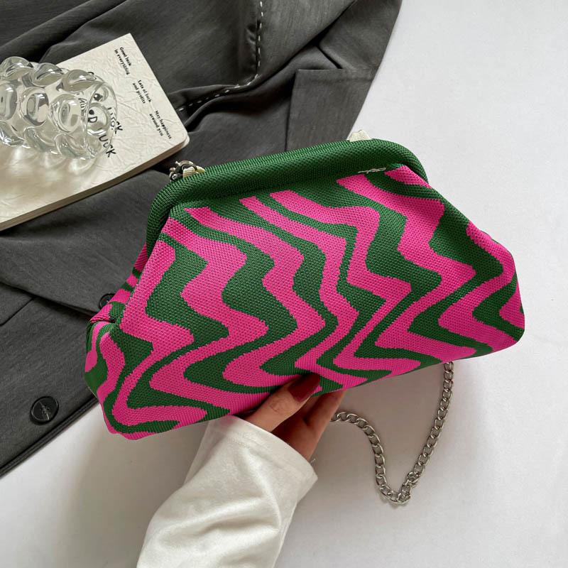 Autumn Fashion Casual Wave Knitted Shoulder Bag Striped Large Capacity Daily Clip Bag Simple Messenger Bag