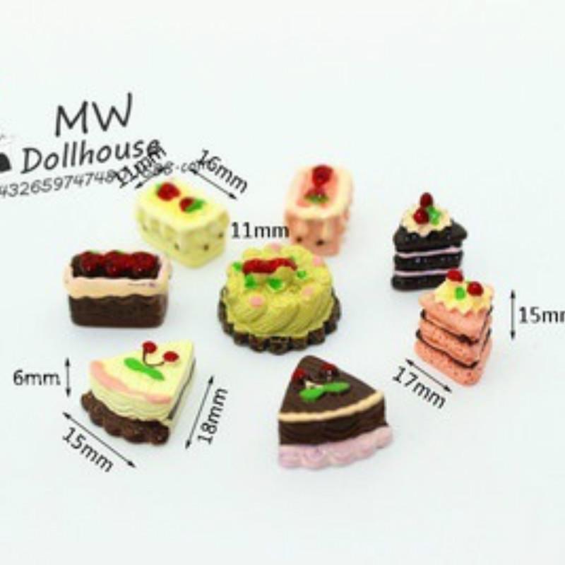 8pcs//Box Dollhouse Miniature Kitchen Food Cakes Dessert Donuts Accessory
