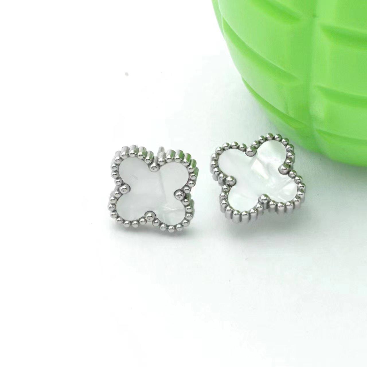 

Модные серьги с четырехлистным клевером Высококлассное чувство комфорта при поездках на работу Модные серьги Hundred Temperament Женские серьги