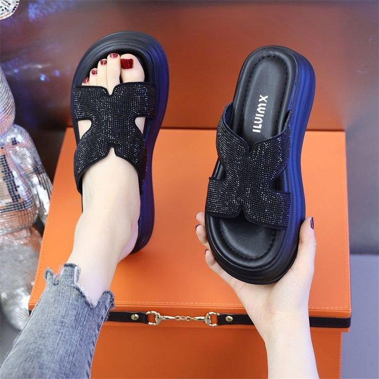 Soft leather outer wear one-word women's slippers summer 2025 new women's sandals muffin thick-soled flat-bottomed beach women's sandals