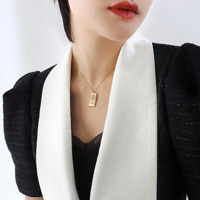 Real Gold Electroplated Lieyang Letter Relief Square Brand Pendant Necklace Women'S Fashion Personality Versatile Collarbone Chain