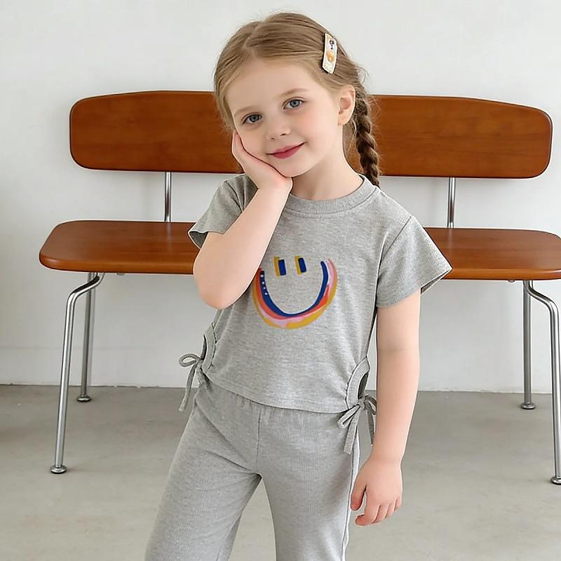 Sommerliches T-Shirt- und Hosen-Set für Mädchen – süßes und stylisches Zweiteiler-Outfit