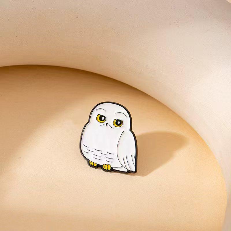 Owl Cartoon Drip Oil Brooch - Alloy Badge for Clothing & Backpack Decor