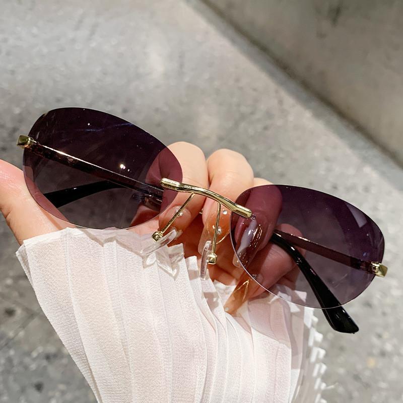 Y2k Metal Oval Sunglasses With Rainbow Silver Lenses For Streetwear And Party Fashion
