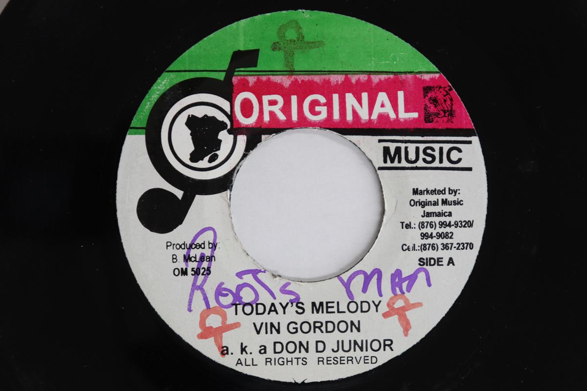

7-дюймовая пластинка VIN GORDON / MIGHTY CLOUD BAND - Today s Melody / Today s Version OM5025 Оригинальная музыка Ямайка Регги, Ска и Даб Б/У