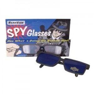 Avec Ces Lunettes Rétroviseur , Regardez Devant…