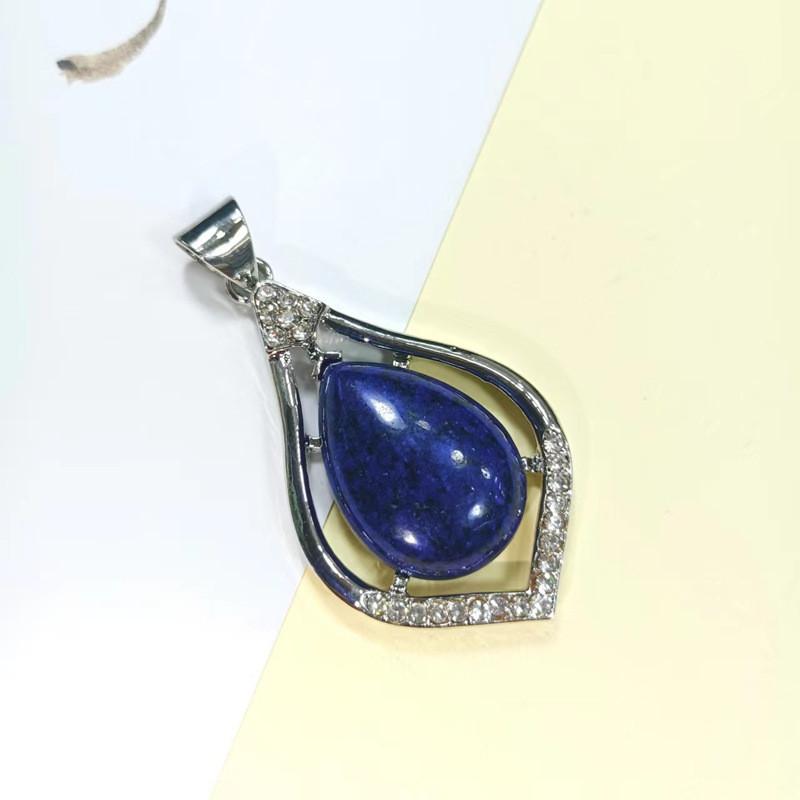 Geometric Shell Pendant Necklace With Abalone Beads And Gold Inlay For Fashion Jewelry Lovers