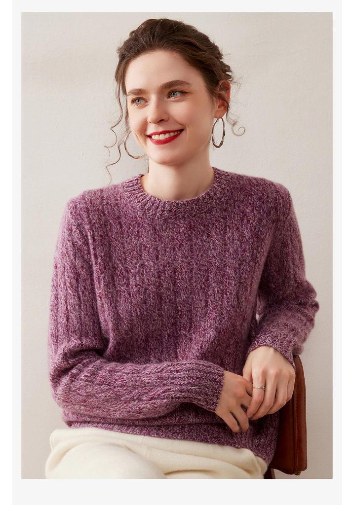 Women's Thickened Cashmere Sweater: Round Neck, Long Sleeve, Loose Fit, Knit Base Layer for Autumn and Winter.