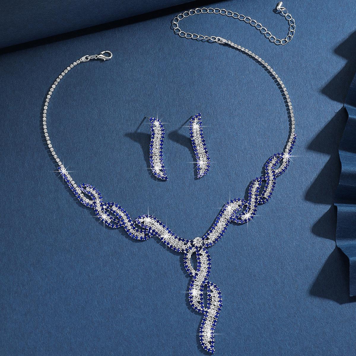 

Bridal Accessories Set Necklace Stud Earrings Two-piece Set European and American Elegant Women Chain Wedding Evening Dress Banquet Accessories 2026 45CM