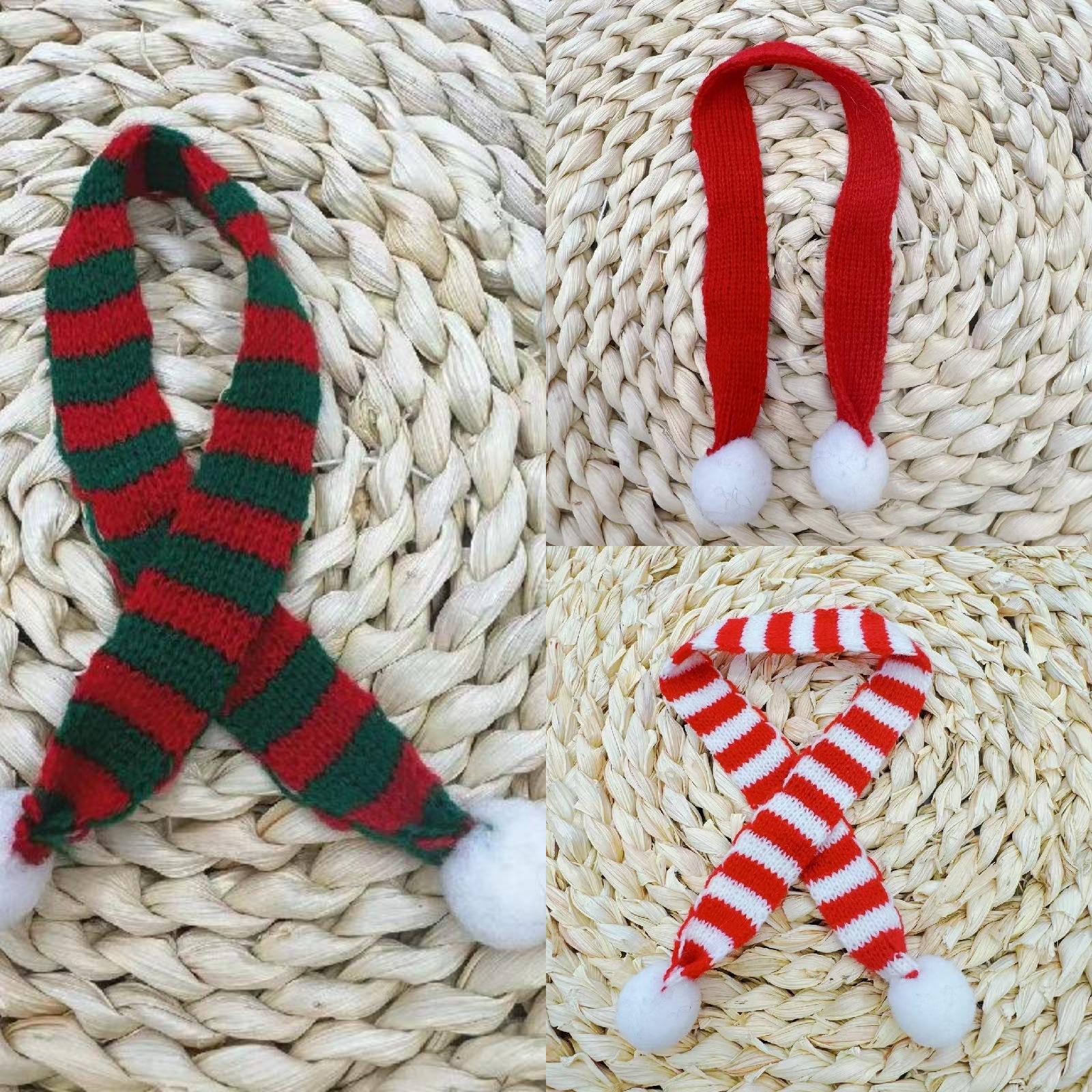 

Christmas Hat With Scarf In Red And Green Festive Colours Decorative Hanging Ornament With Finger-Loop Yarn Ball червоний